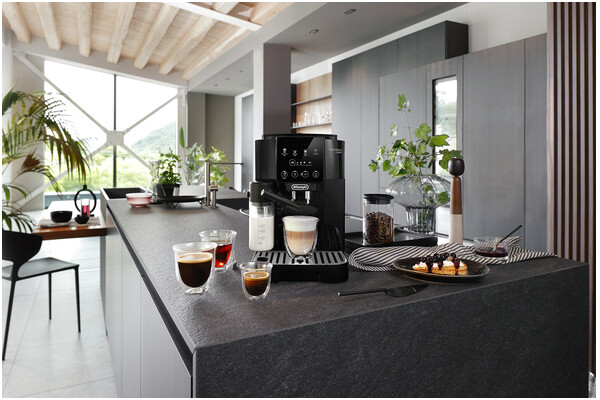 Ekspres De’Longhi Magnifica ECAM22060B automatyczny czarny