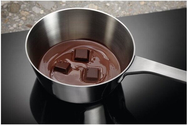 Płyta indukcyjna Electrolux EIS62453 SenseBoil