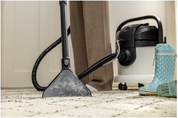 Odkurzacz Karcher SE4 tradycyjny z pojemnikiem 1000W czarno-biały