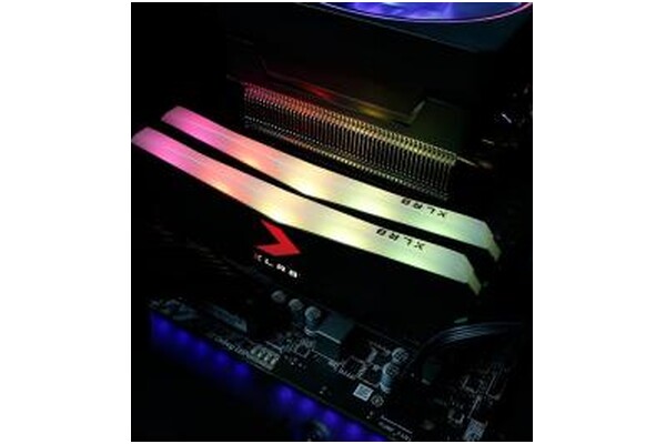 Pamięć RAM PNY XLR8 Epic-X Gaming RGB 16GB DDR4 3200MHz Z radiatorem 1.35V 16CL