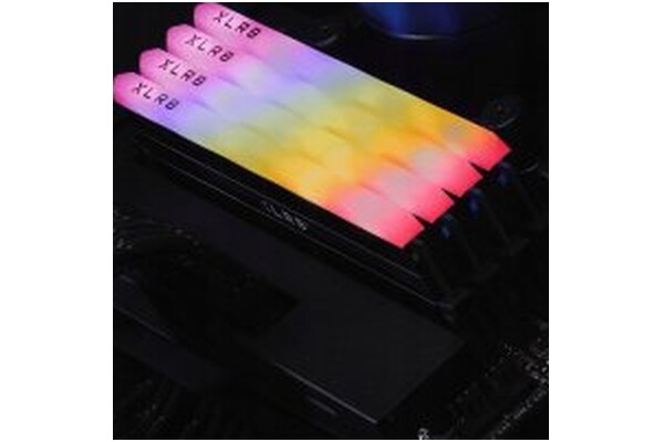Pamięć RAM PNY XLR8 Gaming RGB 8GB DDR4 3200MHz Z radiatorem 1.35V 16CL