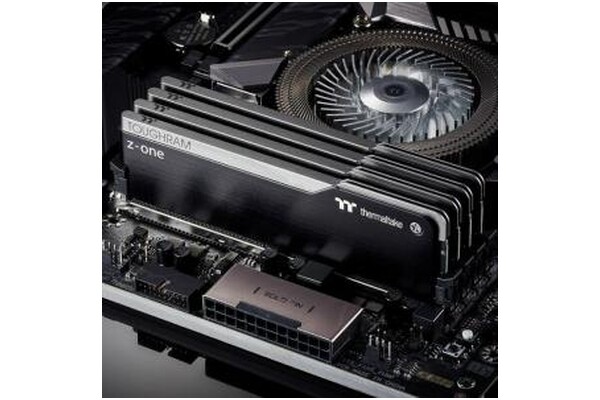 Pamięć RAM Thermaltake Z-One 8GB DDR4 3200MHz Z radiatorem 1.35V 16CL