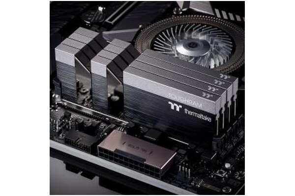 Pamięć RAM Thermaltake Toughram 16GB DDR4 3600MHz Z radiatorem 18CL