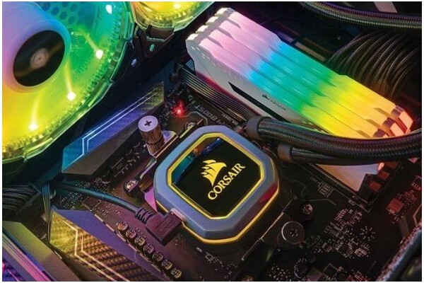Pamięć RAM CORSAIR Vengeance RGB Pro White 32GB DDR4 3200MHz Z radiatorem 1.35V 16CL