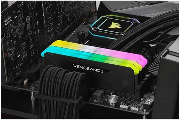 Pamięć RAM CORSAIR Vengeance RGB RS 32GB DDR4 3200MHz Z radiatorem 16CL