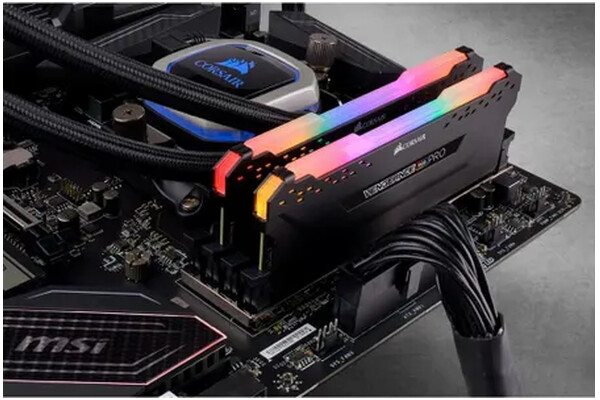 Pamięć RAM CORSAIR Vengeance RGB Pro 16GB DDR4 3600MHz Z radiatorem 18CL
