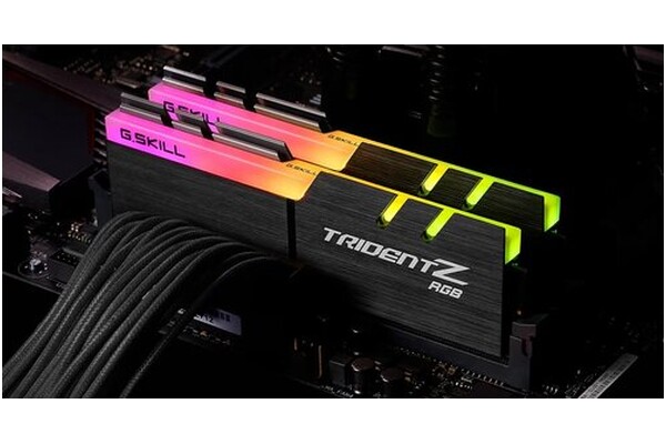 Pamięć RAM G.Skill Trident Z RGB 64GB DDR4 4000MHz Z radiatorem 1.4V 18CL