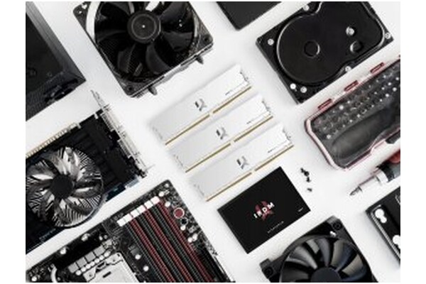 Pamięć RAM GoodRam IRDM Pro Hollow White 16GB DDR4 3600MHz Z radiatorem 1.4V 18CL