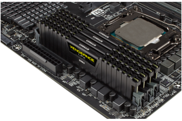 Pamięć RAM CORSAIR Vengeance LPX 4GB DDR4 2400MHz Z radiatorem 1.2V 14CL