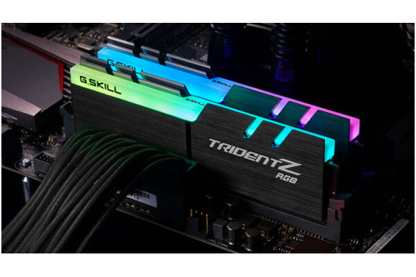Pamięć RAM G.Skill Trident Z RGB 32GB DDR4 4000MHz 18CL