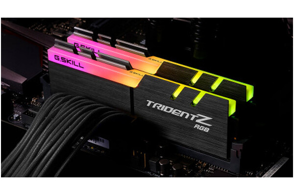 Pamięć RAM G.Skill Trident Z RGB 32GB DDR4 4000MHz 18CL
