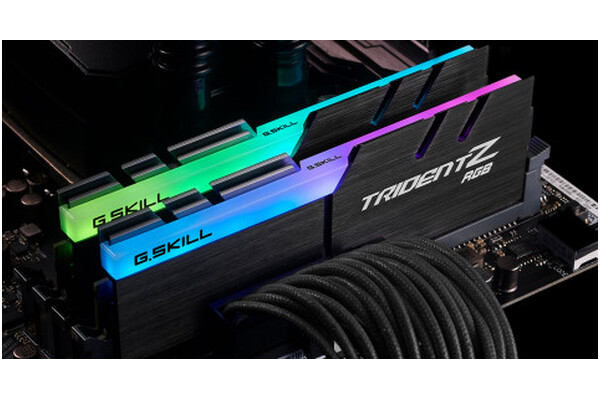 Pamięć RAM G.Skill Trident Z RGB 32GB DDR4 4000MHz 18CL