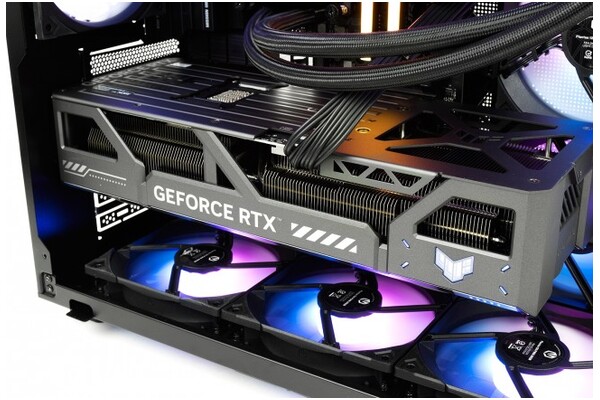 KOMPUTRONIK D16 Ultimate AMD Ryzen 7 64GB DDR5 NVIDIA GeForce RTX 5080 16GB 2TB SSD brak