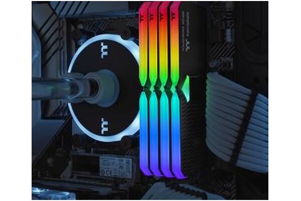 Pamięć RAM Thermaltake Toughram XG RGB 64GB DDR4 3600MHz Z radiatorem 1.35V 18CL