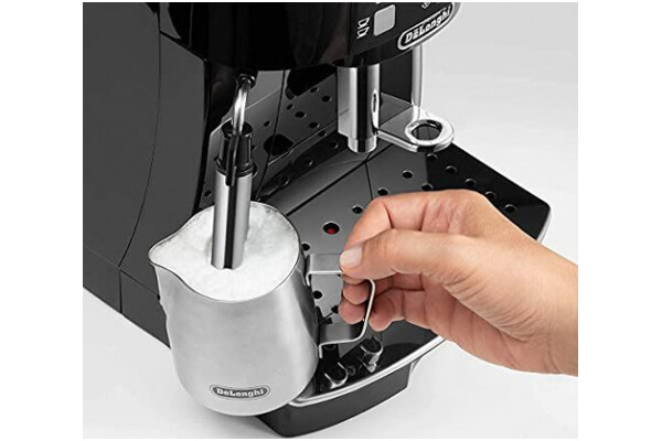 Ekspres De’Longhi Magnifica ECAM21110B automatyczny czarny