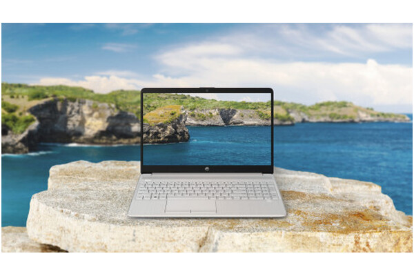 Laptop HP 15s 15.6" AMD Ryzen 3 5300U AMD Radeon 16GB 256GB SSD Windows 11 Home srebrny