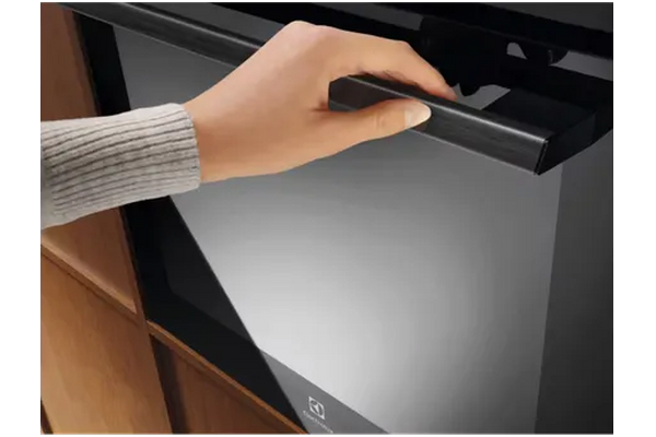 Piekarnik do zabudowy Electrolux LOC9P3XZ SteamCrisp elektryczny Parowy czarny