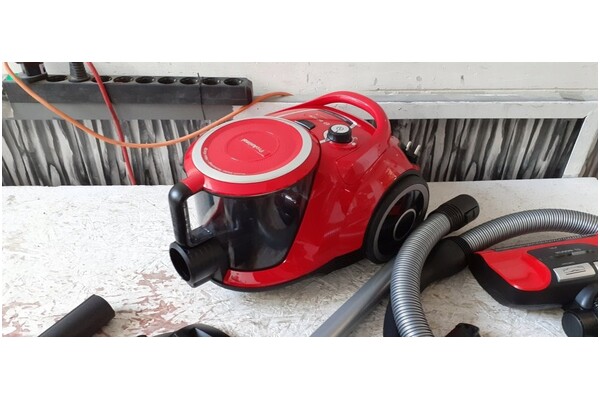 Odkurzacz Bosch BGS41PET1 ProAnimal tradycyjny bezworkowy 700W czerwony