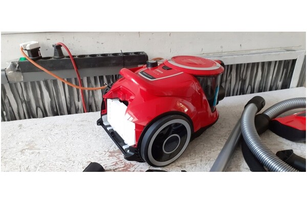 Odkurzacz Bosch BGS41PET1 ProAnimal tradycyjny bezworkowy 700W czerwony