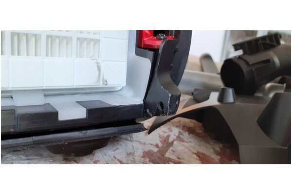 Odkurzacz Bosch BGS41PET1 ProAnimal tradycyjny bezworkowy 700W czerwony
