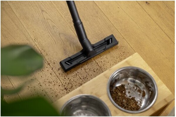 Odkurzacz Karcher SE4 tradycyjny workowy 1000W czarny