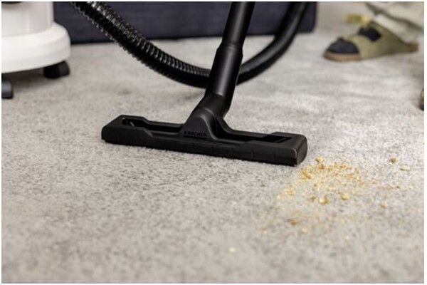 Odkurzacz Karcher SE4 tradycyjny workowy 1000W czarny