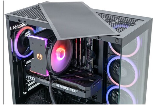 Mad Dog SIMRACE-A05DR32 AMD Ryzen 7 32GB DDR5 NVIDIA GeForce RTX 5070 Ti 16GB 1TB SSD brak