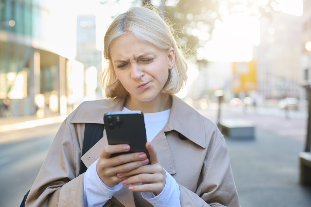 Tryb awaryjny w telefonie. Co to jest i jak go włączyć?